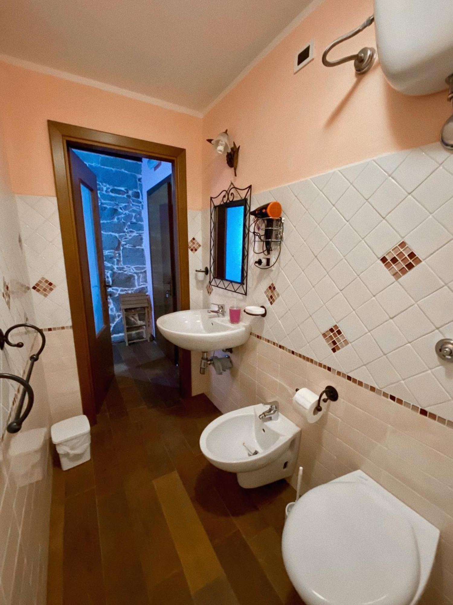 Bed and Breakfast Domos Antigas Bottidda Exterior foto